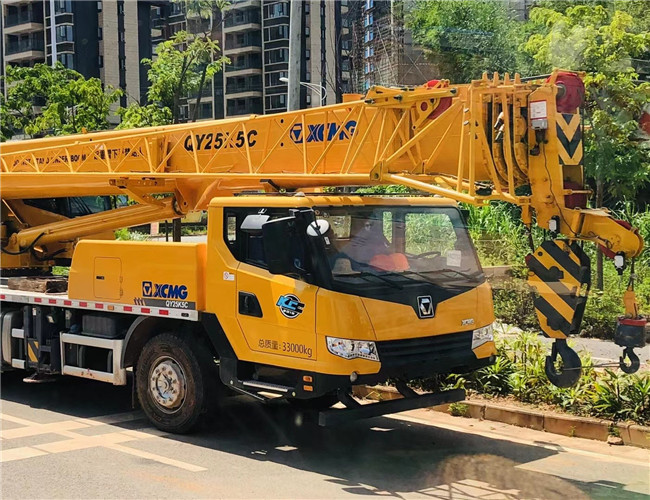 道里区大件设备吊装租赁吊车